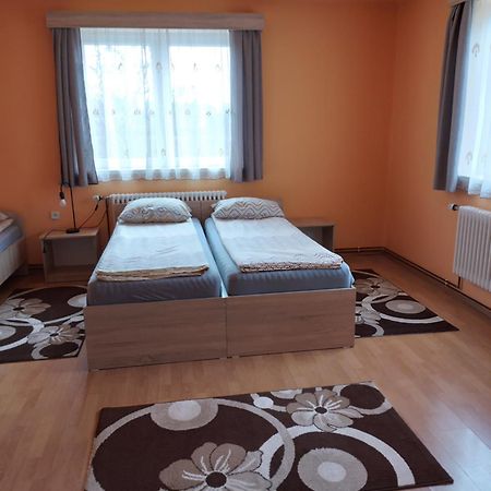 فندق Timi Kulcsoshaz Lăzarea المظهر الخارجي الصورة