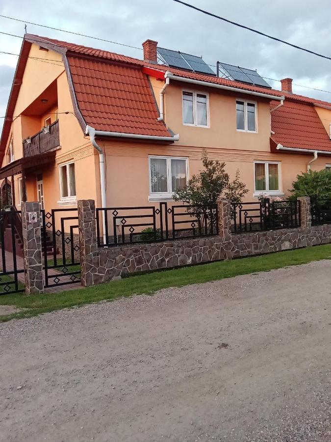 فندق Timi Kulcsoshaz Lăzarea المظهر الخارجي الصورة
