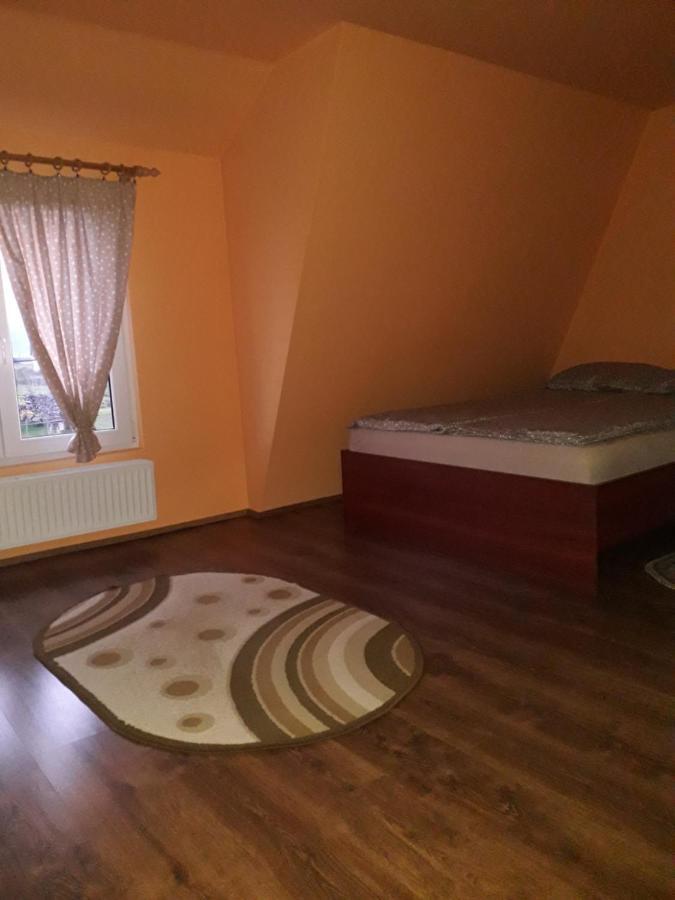 فندق Timi Kulcsoshaz Lăzarea المظهر الخارجي الصورة